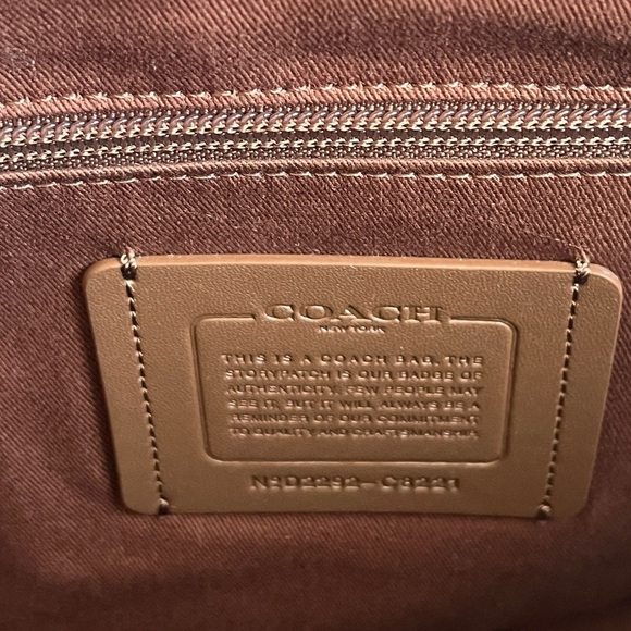 Coach Unisex Canvas & Leather Tote Bag 38 In Colorblock - Picture 4 of 10